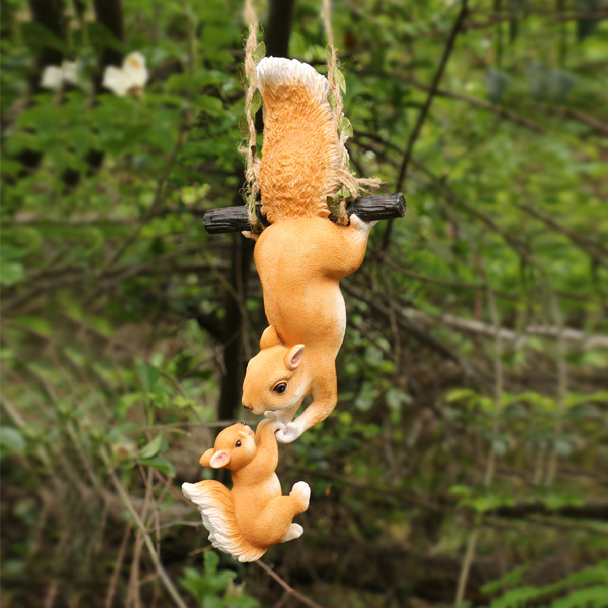 Mother Child Squirrel Resin Ha - Kids Outdoor Swing 评论和价格