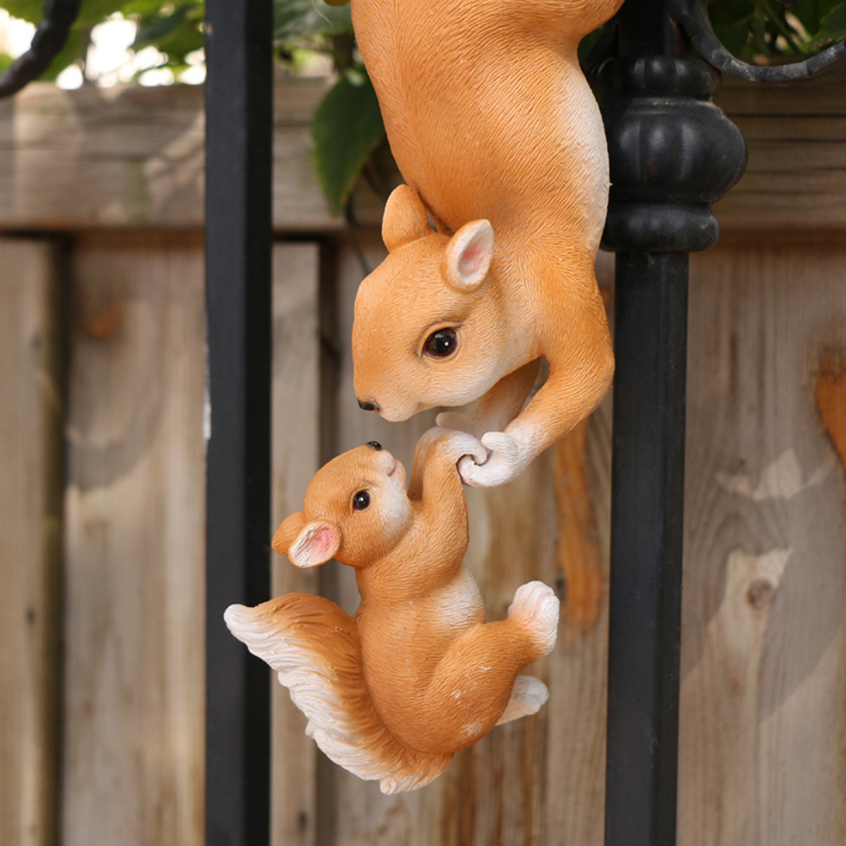 Mother Child Squirrel Resin Ha - Kids Outdoor Swing 评论和价格
